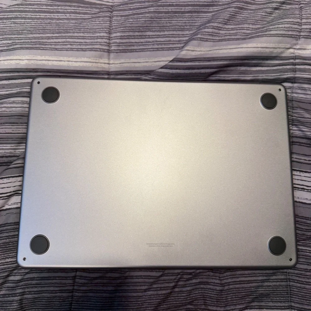 MacBook Air M3(2024)